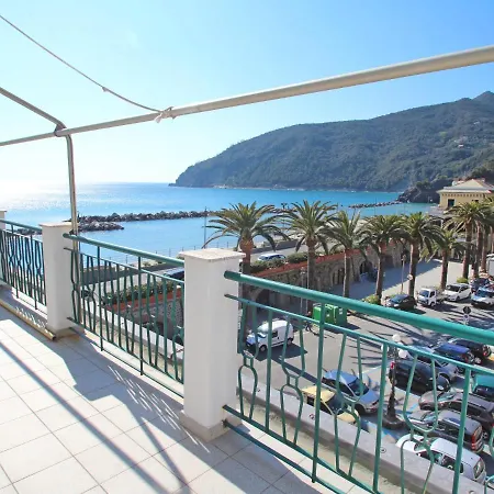 Centro By Interhome * Moneglia
