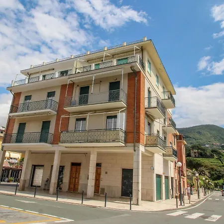 Centro By Interhome